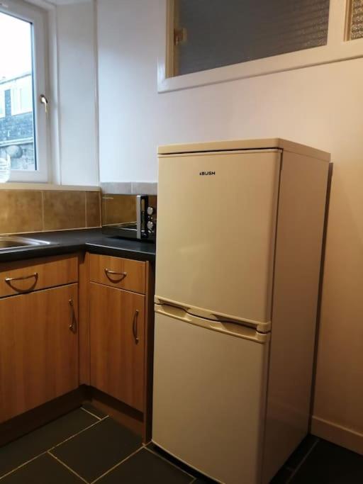 Stylish One Bed Flat With Private Parking Apartment Aberdeen Exterior photo